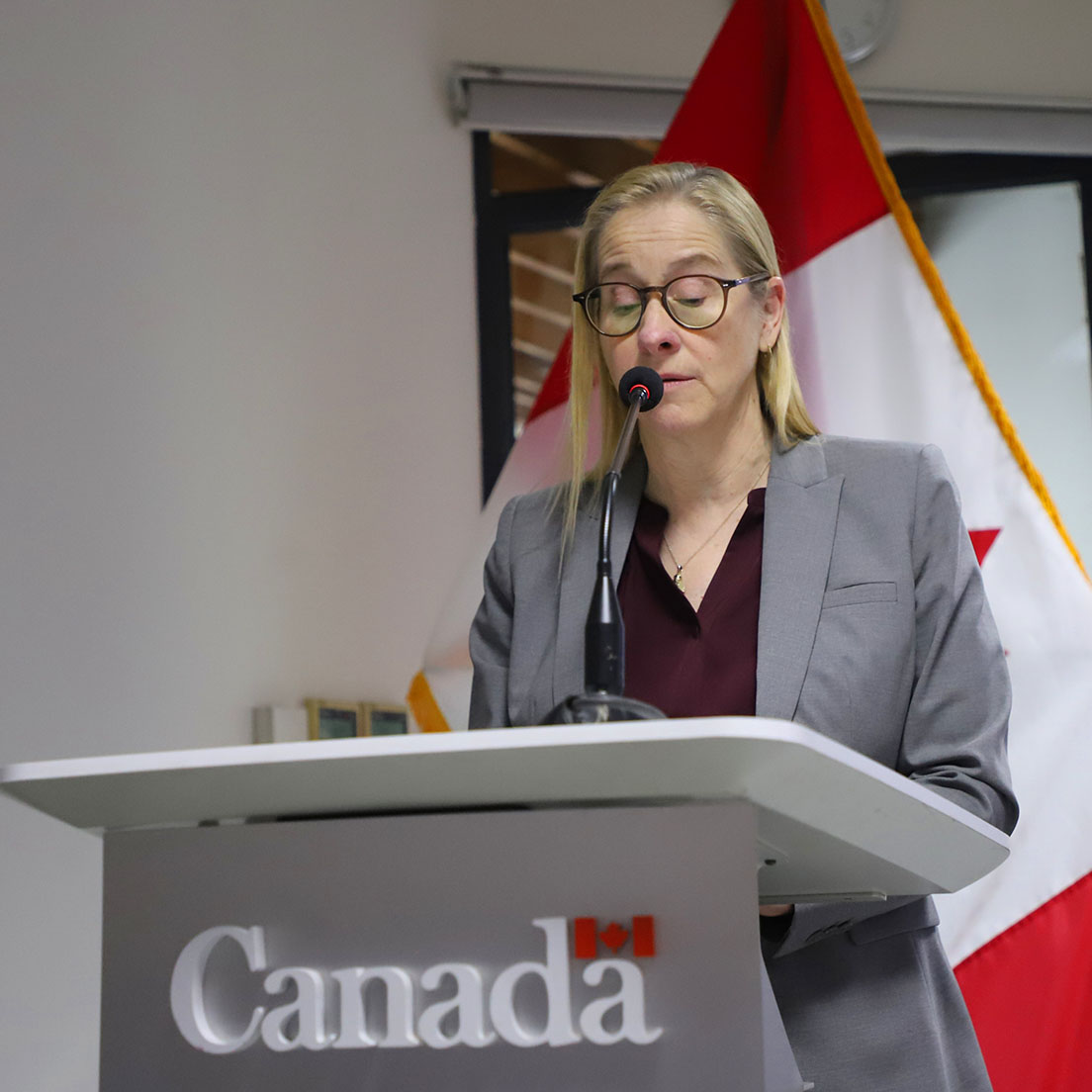 Bridging Borders Through AI Bridging Borders Through AI